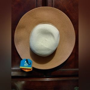 Sunday Afternoons Evelyn Hat.  NWT!